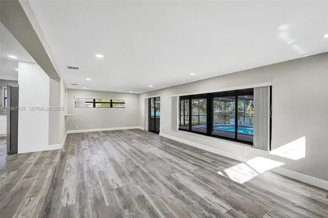 2241 NW 172nd Terrace Miami Gardens FL 33056