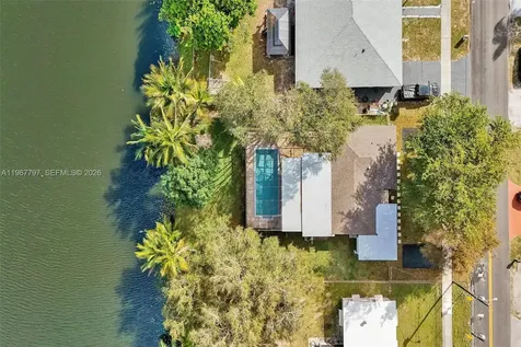 2241 NW 172nd Terrace Miami Gardens FL 33056