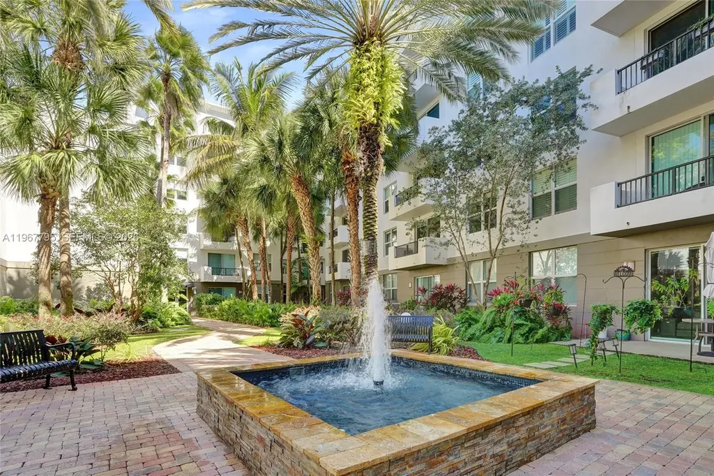 2421 NE 65th Street Fort Lauderdale FL 33308