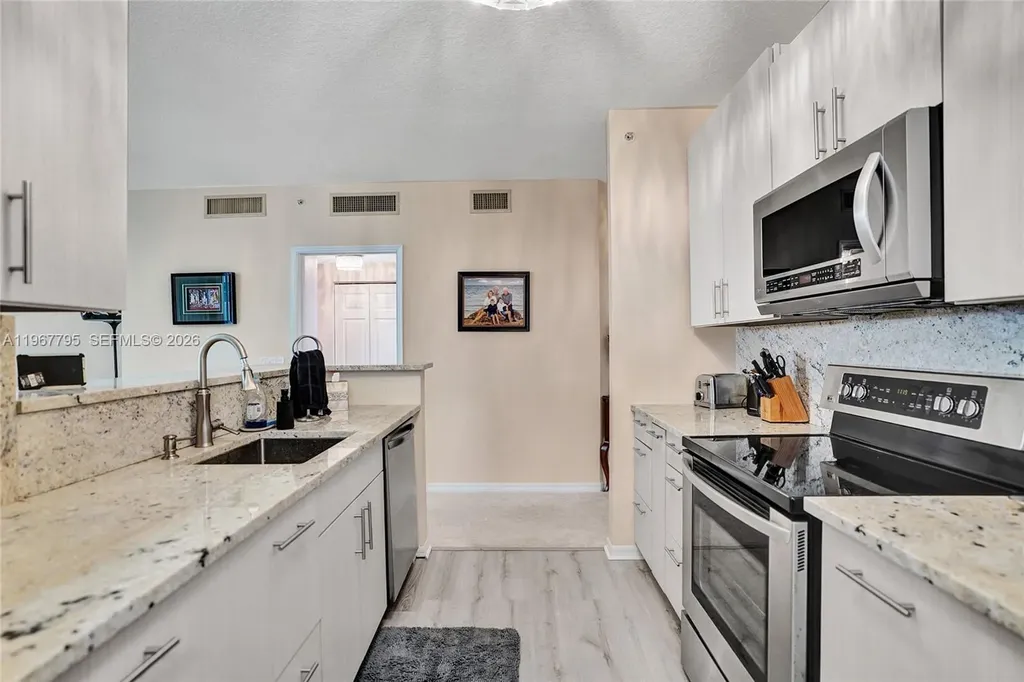 2421 NE 65th Street Fort Lauderdale FL 33308