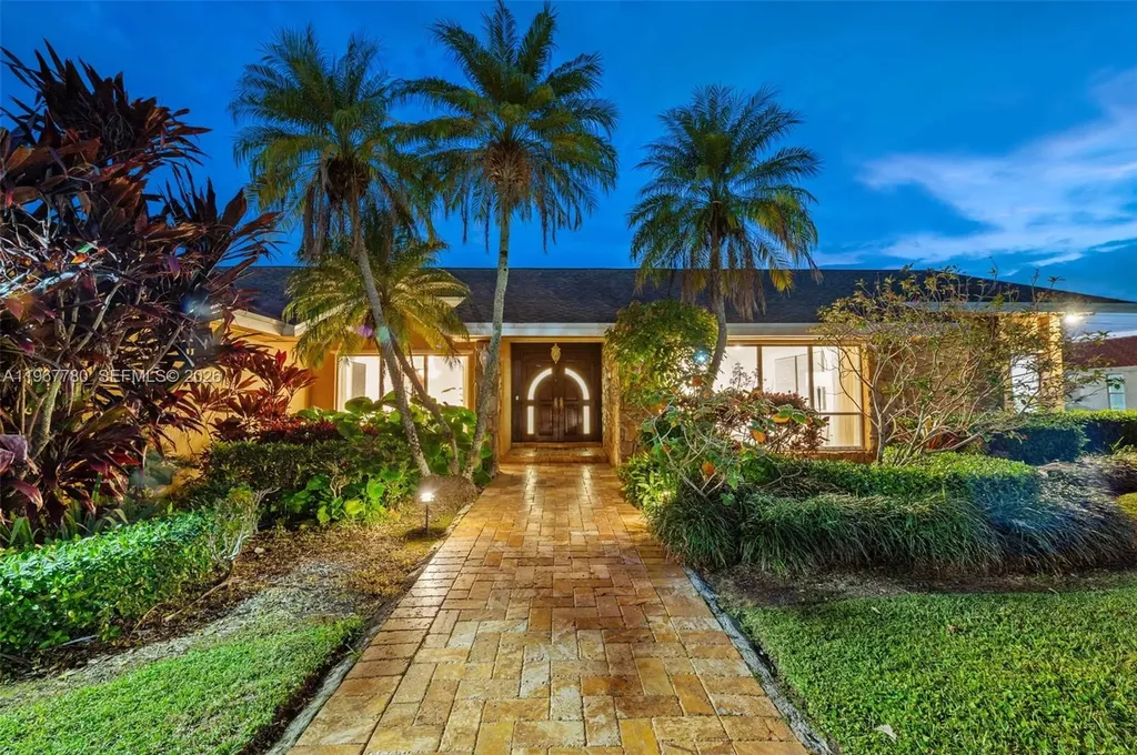 7720 SW 183rd Terrace Palmetto Bay FL 33157