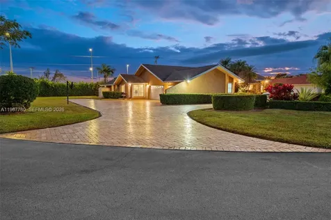 7720 SW 183rd Terrace Palmetto Bay FL 33157