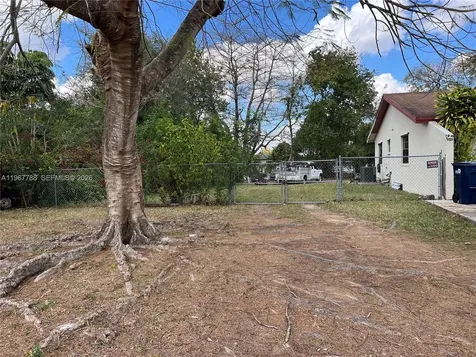 530 SW 5th Street Florida City FL 33034