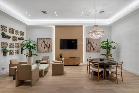16395 Biscayne Boulevard North Miami Beach FL 33160