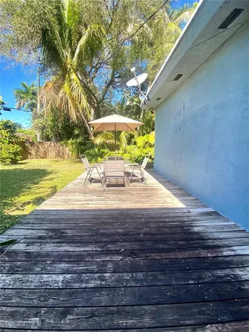 5975 SW 60th Street South Miami FL 33143