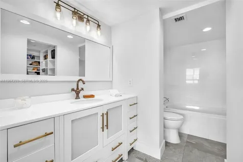 7135 Collins Avenue Miami Beach FL 33141