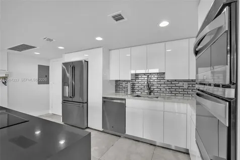 7135 Collins Avenue Miami Beach FL 33141