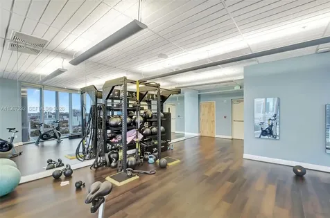 185 SW 7th Street Miami FL 33130