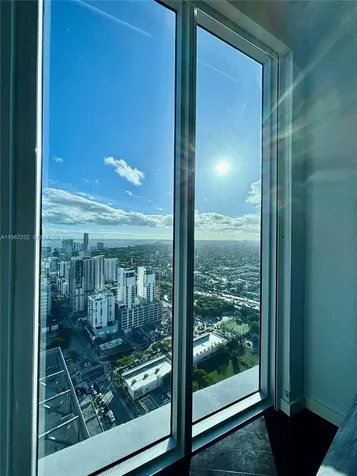 185 SW 7th Street Miami FL 33130