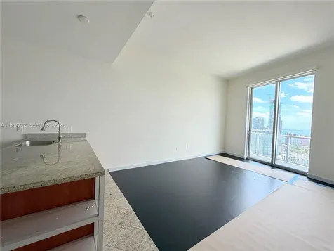 185 SW 7th Street Miami FL 33130