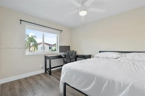 1054 SE 6th Avenue Dania Beach FL 33004
