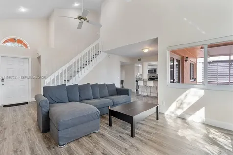 1054 SE 6th Avenue Dania Beach FL 33004