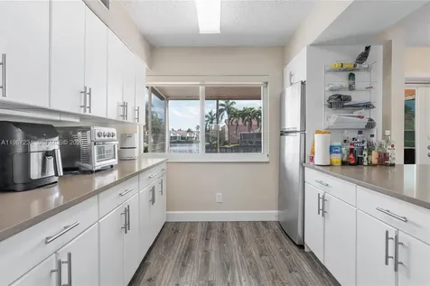 1054 SE 6th Avenue Dania Beach FL 33004