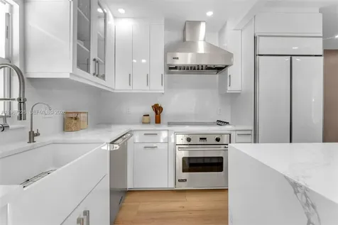 3951 Park Drive Miami FL 33133
