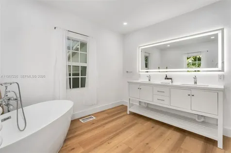 3951 Park Drive Miami FL 33133