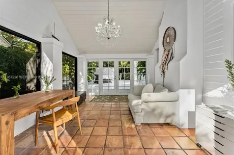 3951 Park Drive Miami FL 33133