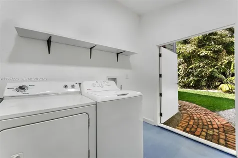 3951 Park Drive Miami FL 33133