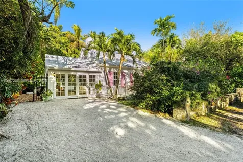 3951 Park Drive Miami FL 33133