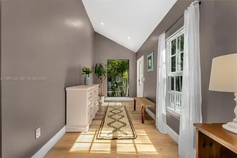 3951 Park Drive Miami FL 33133