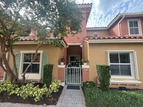824 SW 143rd Terrace Pembroke Pines FL 33027