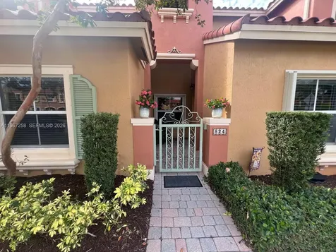 824 SW 143rd Terrace Pembroke Pines FL 33027