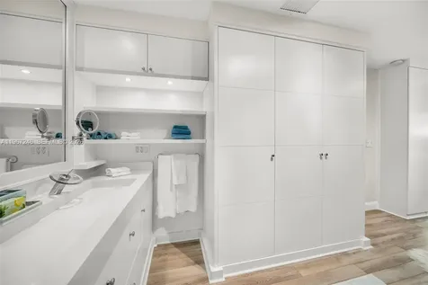 736 W 51 Street Miami Beach FL 33140