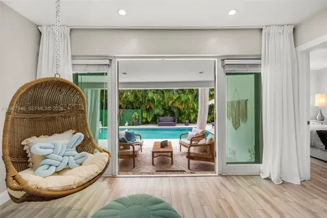 736 W 51 Street Miami Beach FL 33140