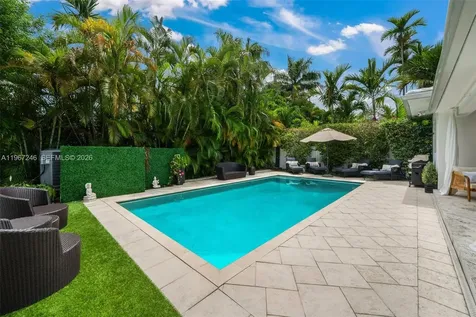 736 W 51 Street Miami Beach FL 33140