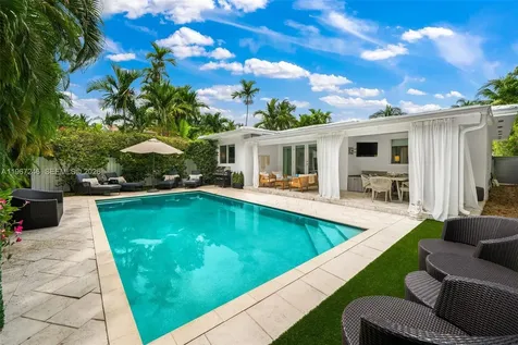 736 W 51 Street Miami Beach FL 33140