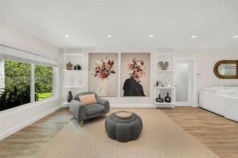 736 W 51 Street Miami Beach FL 33140