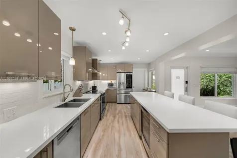 736 W 51 Street Miami Beach FL 33140