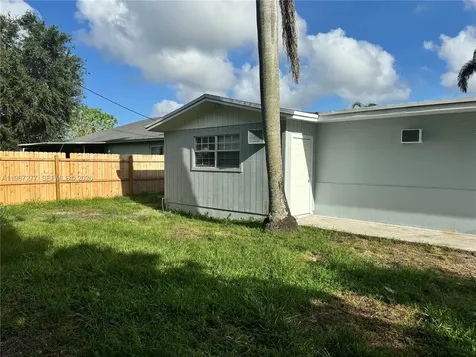 4381 Purdy Lane West Palm Beach FL 33406