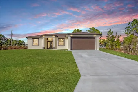 809 Vance Avenue E Lehigh Acres FL 33974