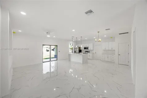 809 Vance Avenue E Lehigh Acres FL 33974