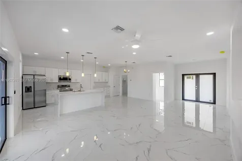 809 Vance Avenue E Lehigh Acres FL 33974