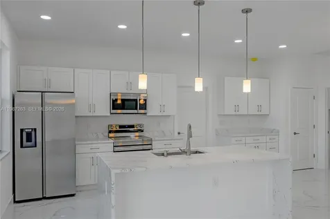 809 Vance Avenue E Lehigh Acres FL 33974
