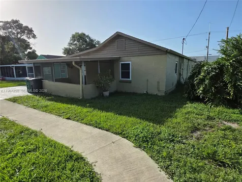 4321 Kirby Loop Road Fort Pierce FL 34981