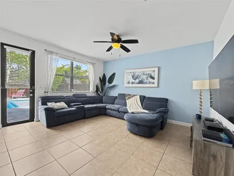 16673 SW 44th Street Miami FL 33185