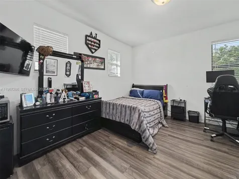 16673 SW 44th Street Miami FL 33185