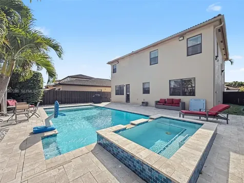 16673 SW 44th Street Miami FL 33185