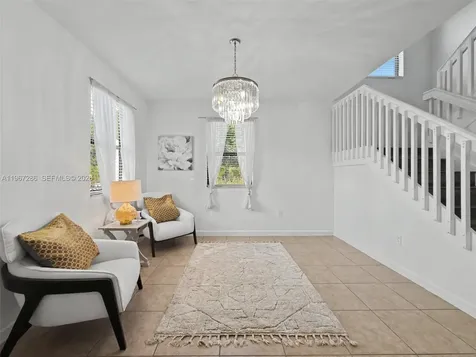 16673 SW 44th Street Miami FL 33185