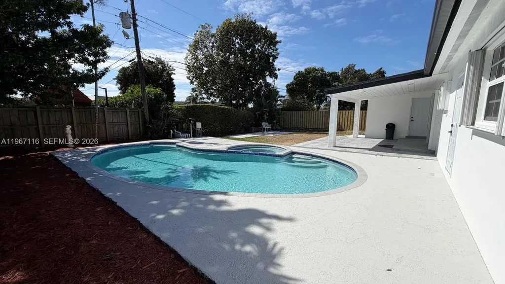 9620 SW 9th Terrace Miami FL 33174