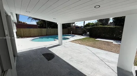 9620 SW 9th Terrace Miami FL 33174