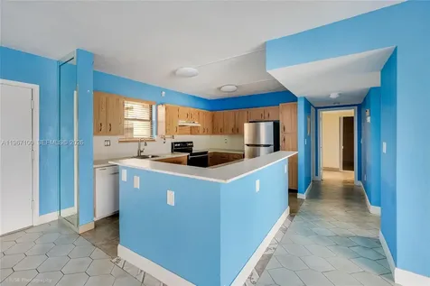 471 Ives Dairy Road Miami FL 33179