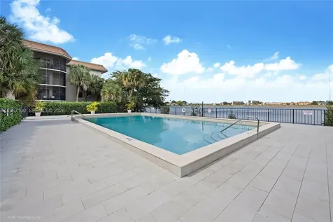 471 Ives Dairy Road Miami FL 33179