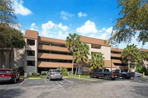 471 Ives Dairy Road Miami FL 33179