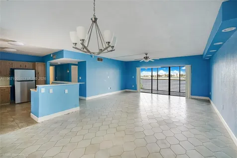 471 Ives Dairy Road Miami FL 33179