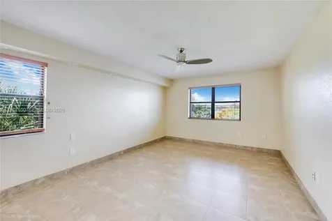 471 Ives Dairy Road Miami FL 33179