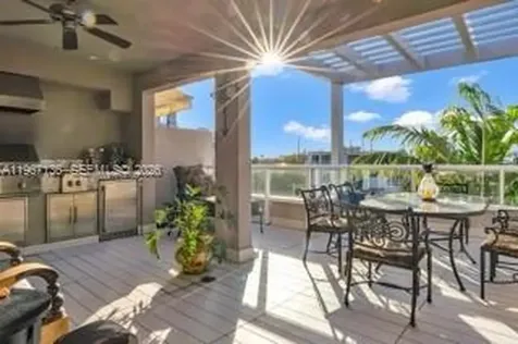 6309 NW 104 Th Path Doral FL 33178