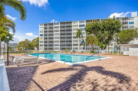 1750 NE 191st Street Miami FL 33179